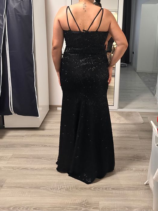 Официална рокля в черен цвят