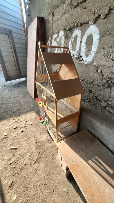 Qush uchun katak sotiladi