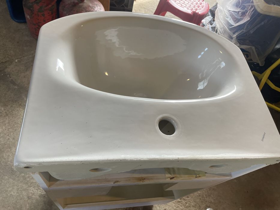 Шкаф за баня с мивка Триано