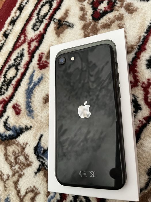 Iphone SE 2020 продам