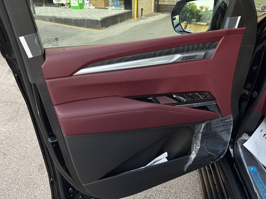Cadillac Escalade  sport насия. савдога. берилади.
