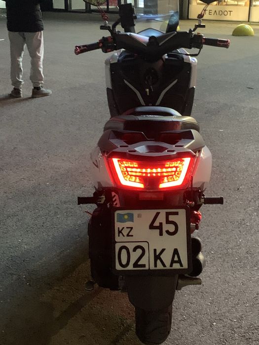 Мопед n max yamaha