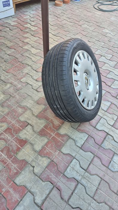 Vand 4 anvelope 205/55 r15 Dunlop vara