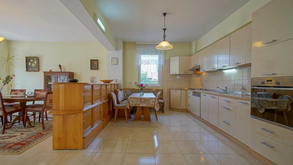 CASA vanzare BRASOV, potential deosebit - cartier Tractorul, 5 min mall Coresi