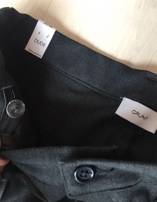 Vând pantaloni office/clasici (M)superbi.