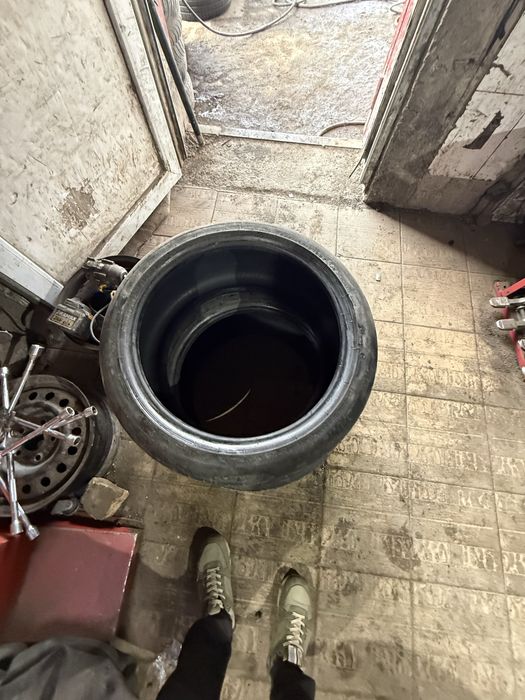 Продам шины, две покрышки летние