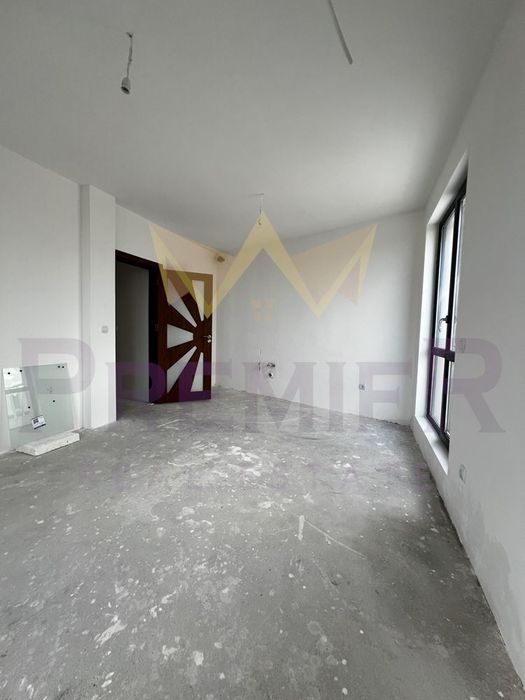 Продава се Четиристаен апартамент в Варна, Виница - 135 кв.м за 1058 €/кв.м - Снимка #9