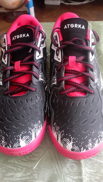 Vând pantofi sport handbal Atorka