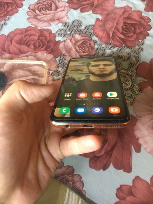 Samsung a40 sotiladi