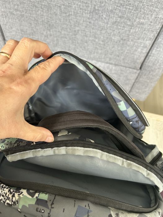 Ghiozdan pentru baieti in stare impecabila