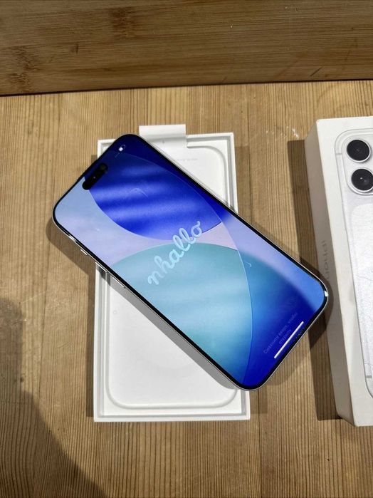 iPhone 17 pro max /Silver