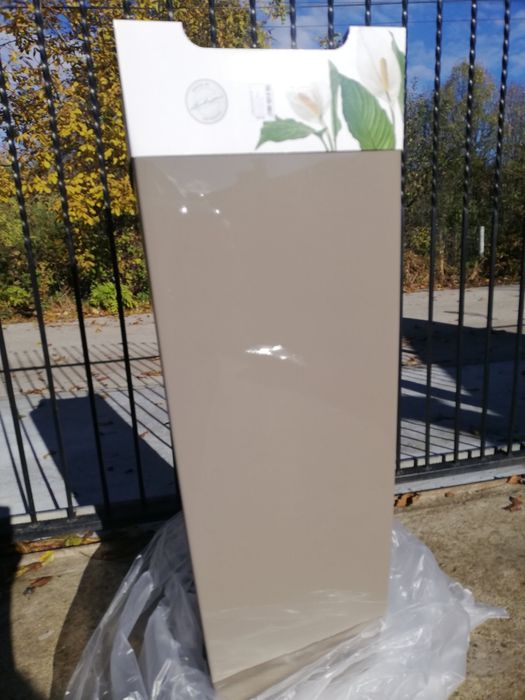 Саксия с напоителна система Cubico Alto