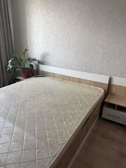 Двухспальная кровать