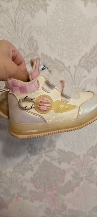 Продам десткие обуви