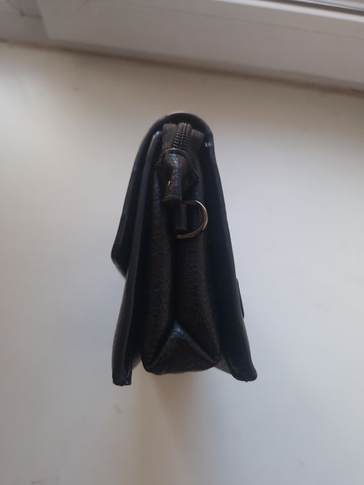 Продам барсетка новая