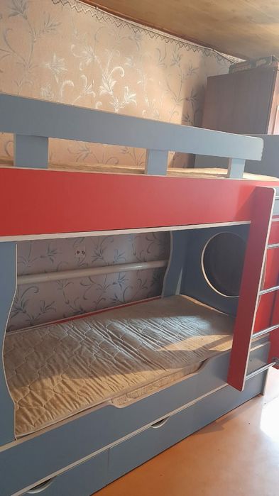 Продам кровать подростковую