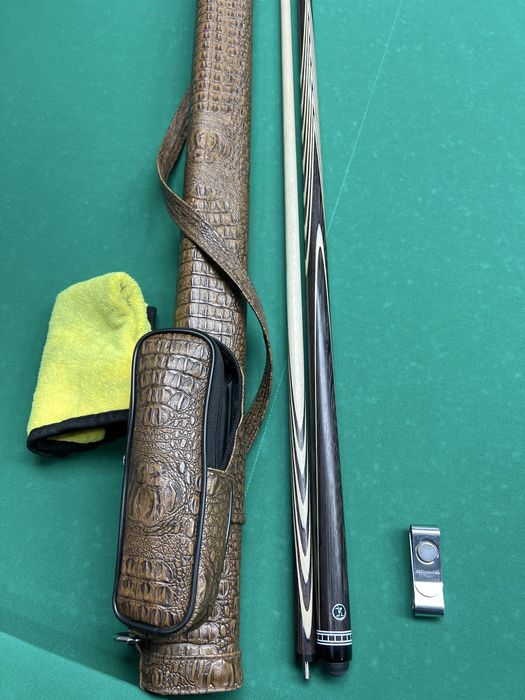 Бильярдный кий королев