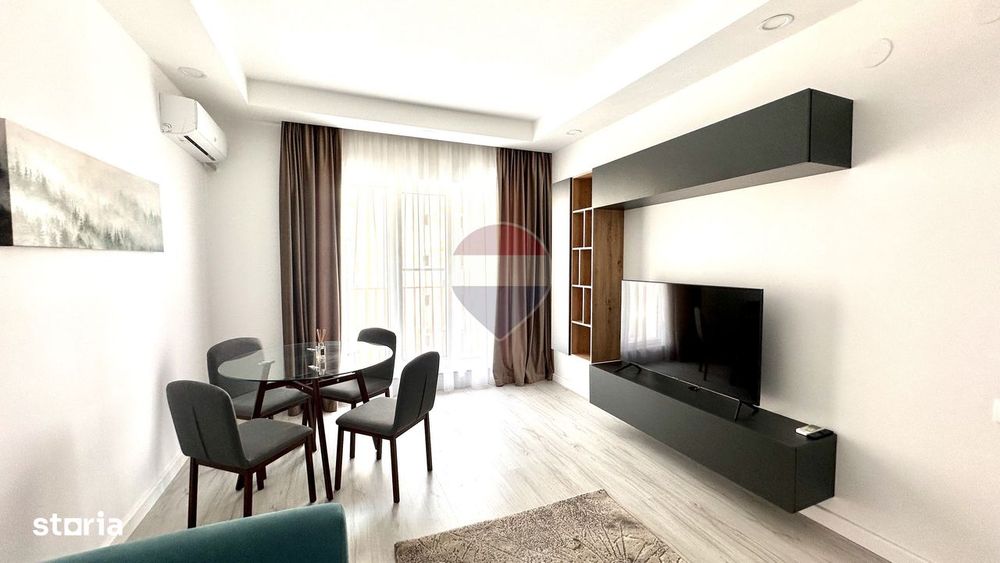 Apartament 2 camere Cosmopolis Q17 vedere la piscina