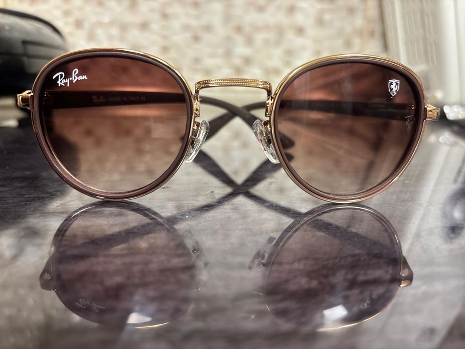 Ochelari Ray Ban Ferrari noi