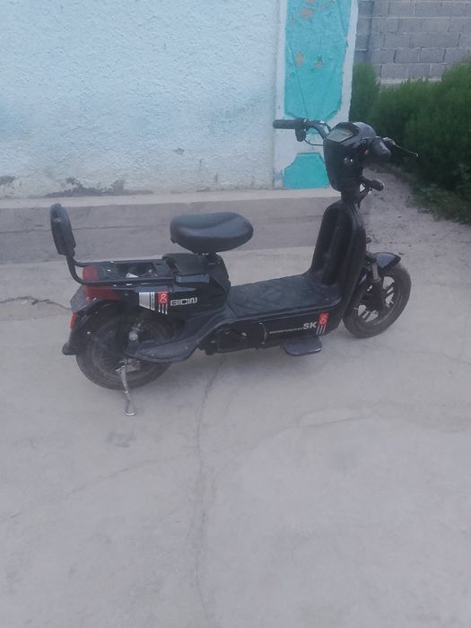 Продам скутер ска 8