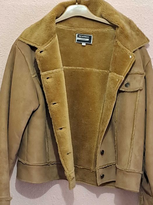 Geaca damă nepurtată!