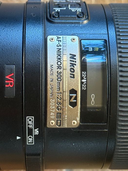Nikon 300 mm, f2.8 VR