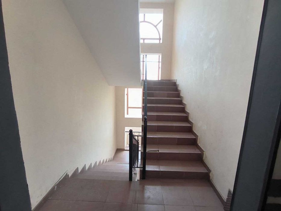 Продается 4/4/6 квартира на 2й линии у метро Беруний, МСГ Хувайдо.