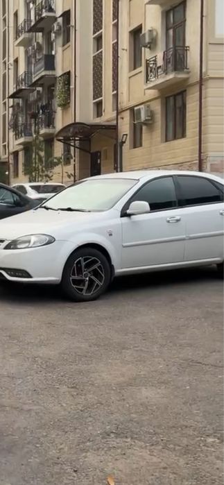 Bentley 16razmer diska sotiladi ili obmen