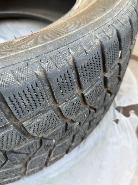 275/55R21 Продается зимняя резина на Лексус570