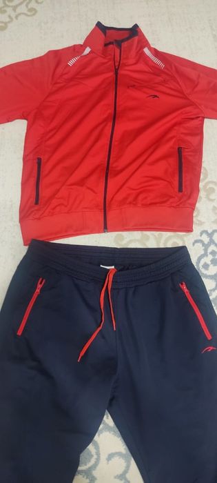 Продам спортивный костюм