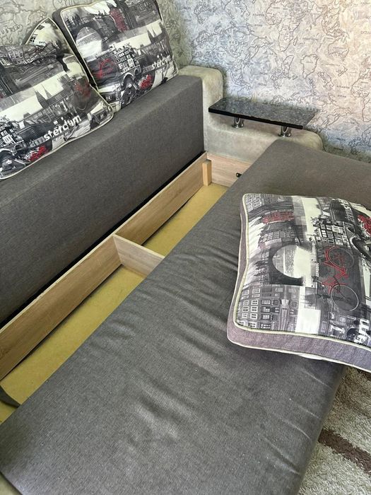 Продам срочно детский диван