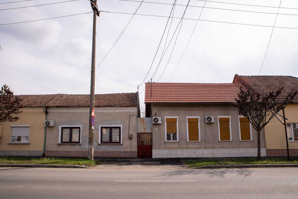 Casă de vânzare – Emil Zola, 2 CF, 1000 mp teren curte și grădină mare