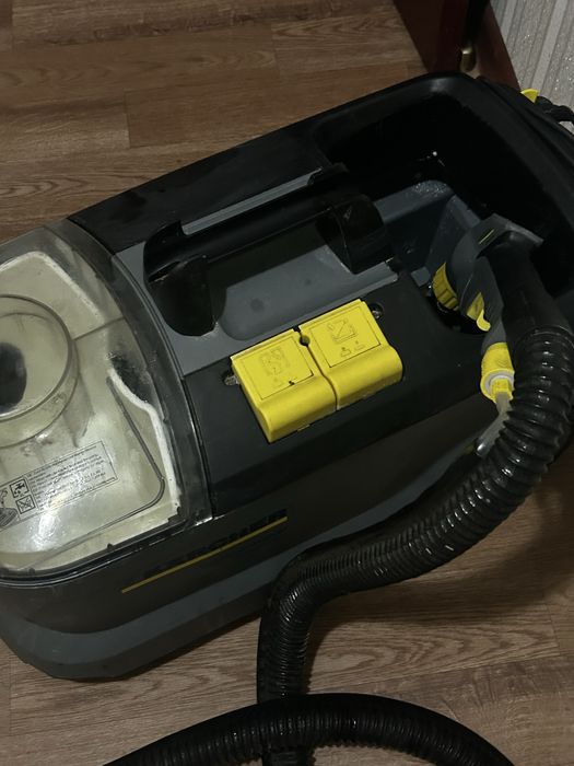 Пылесос для химчистки  puzzi 10/1