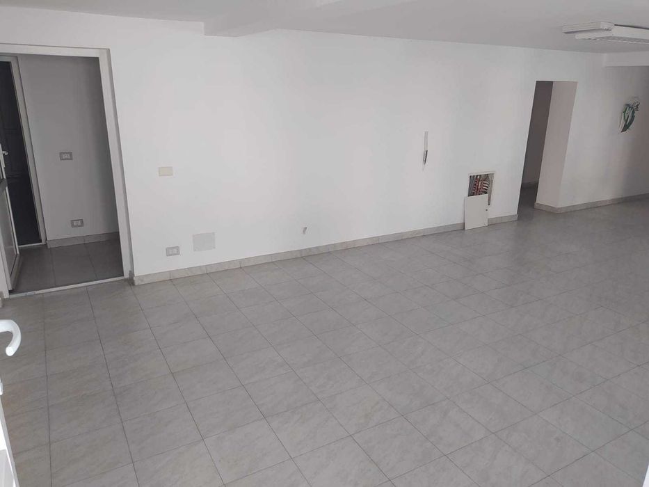 De vanzare P+1+M zona Autogara