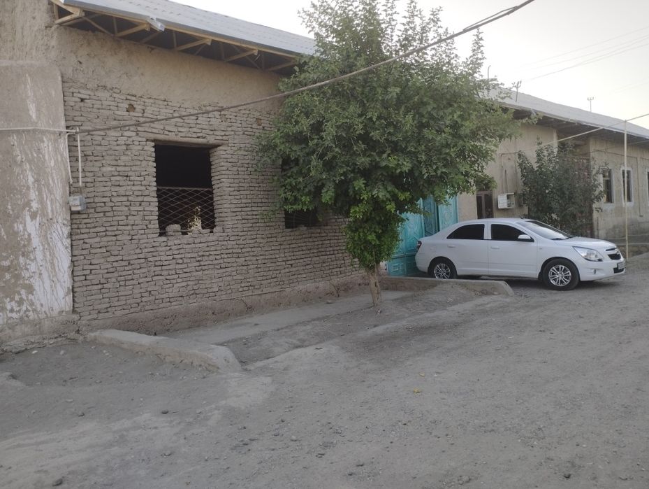 5 sutixli Hovli sotiladi