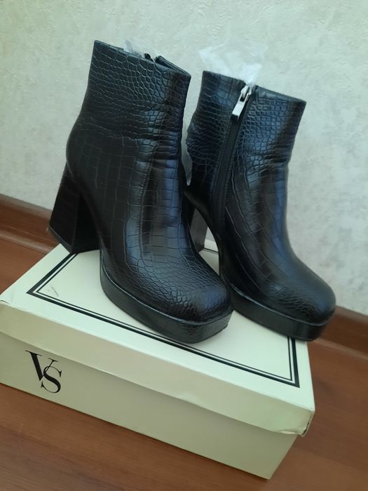 Стильные женские ботильоны 35 размер