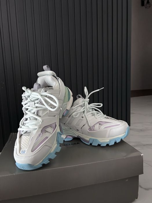 Чисто нови BALENCIAGI