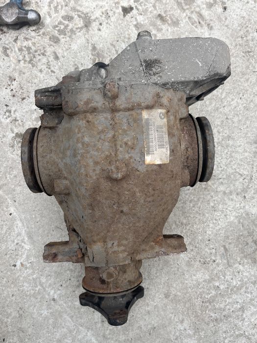 Диференциал бмв/bmw e90 e91 330d бмв е90 е91 е92 330д 325д ръчка 2.35