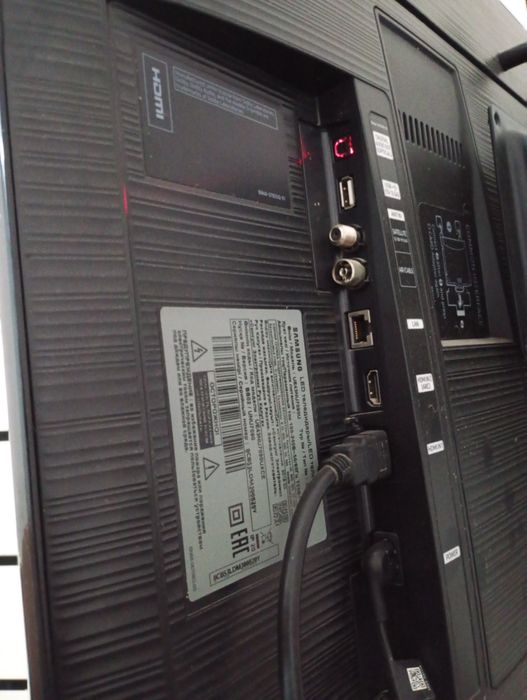 Samsung 43 дюйма 4K UHD Smart TV