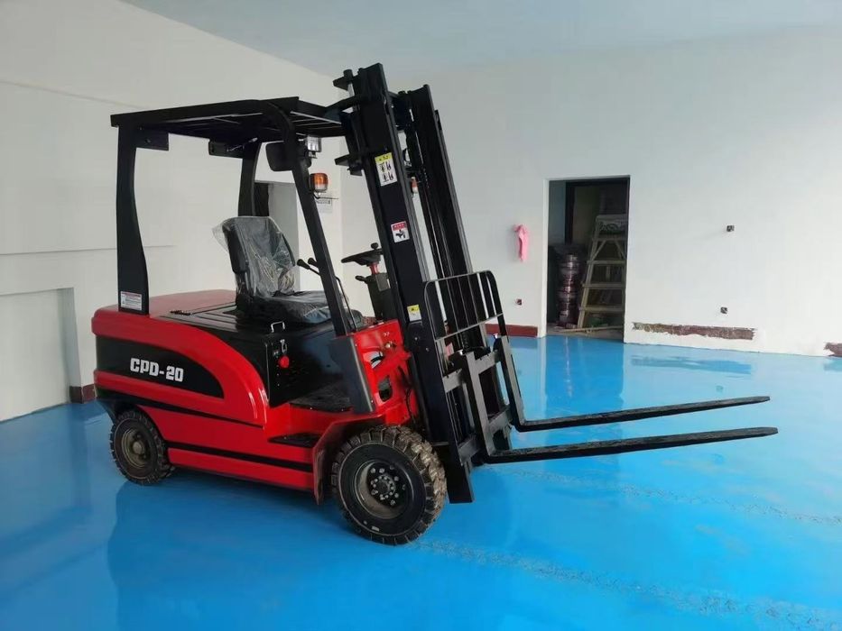 Вилочный погрузчик новый 2тонны