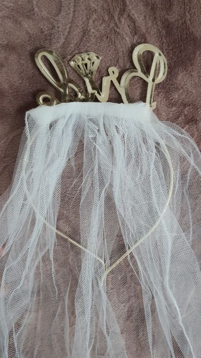 Bentiță „Bride” cu voal din tulle – accesoriu petrecere burlăcițe