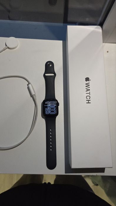 Продам Apple Watch Se2 40mm