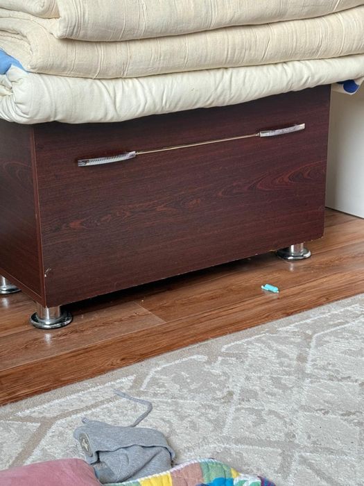 Продаётся кухонный стол