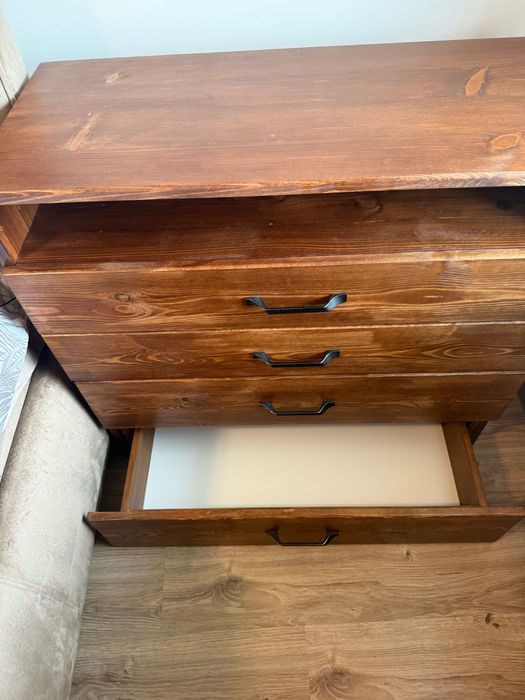 Дамска тоалетка с огледало