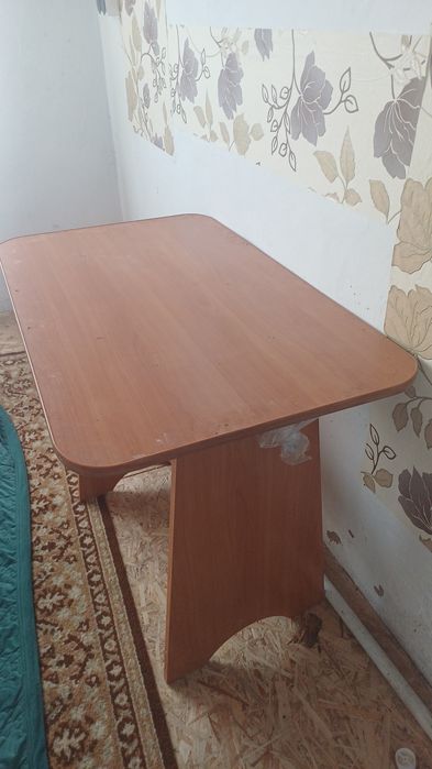 Продам кухоный стол