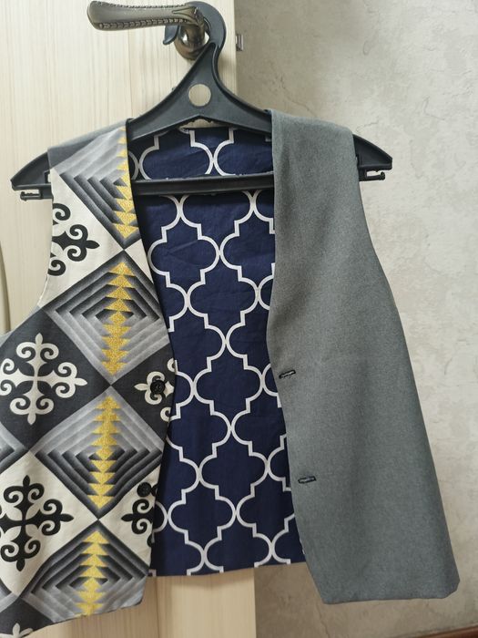 Продам жилет национальный, подростковый