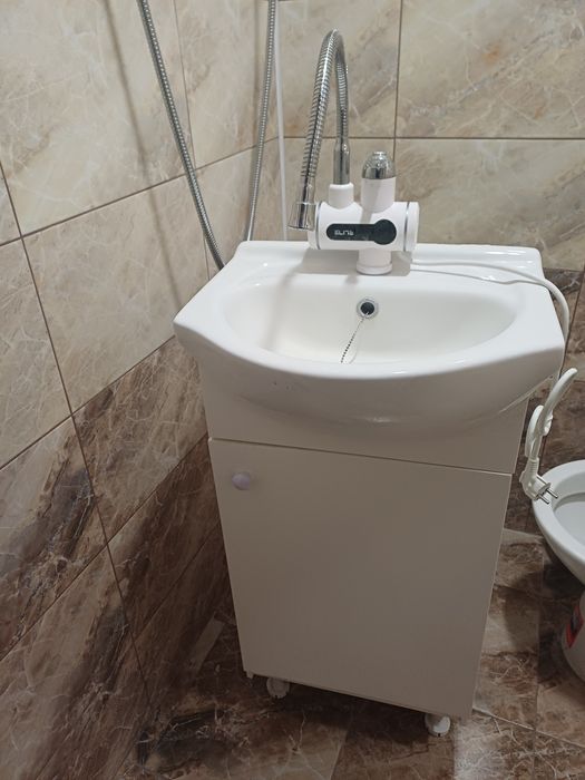 ПВЦ  шкаф с мивка за баня