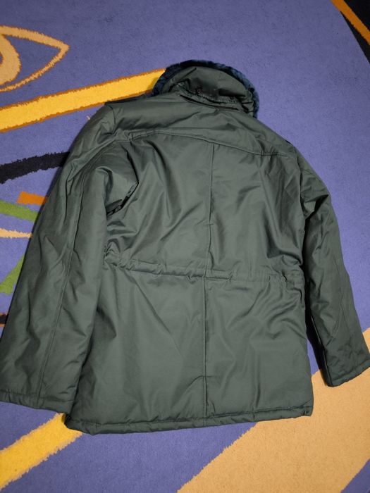 Зимние военные куртки .