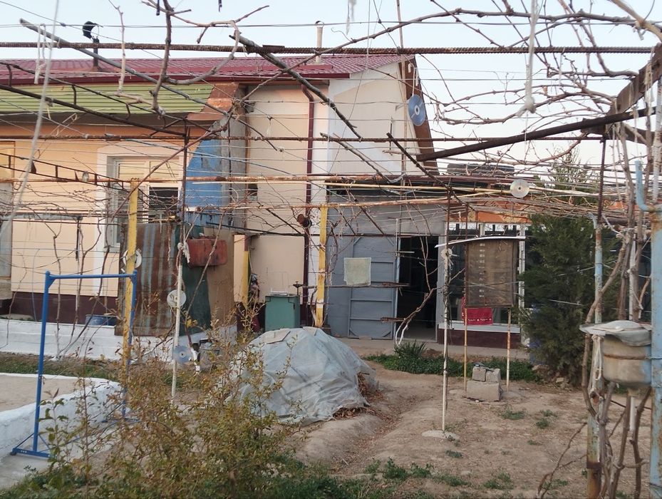 Uy olti sotixli sotiladi