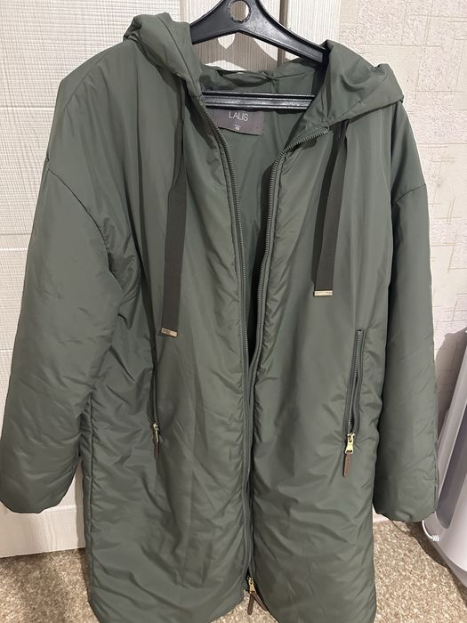 Продам куртку осень весна